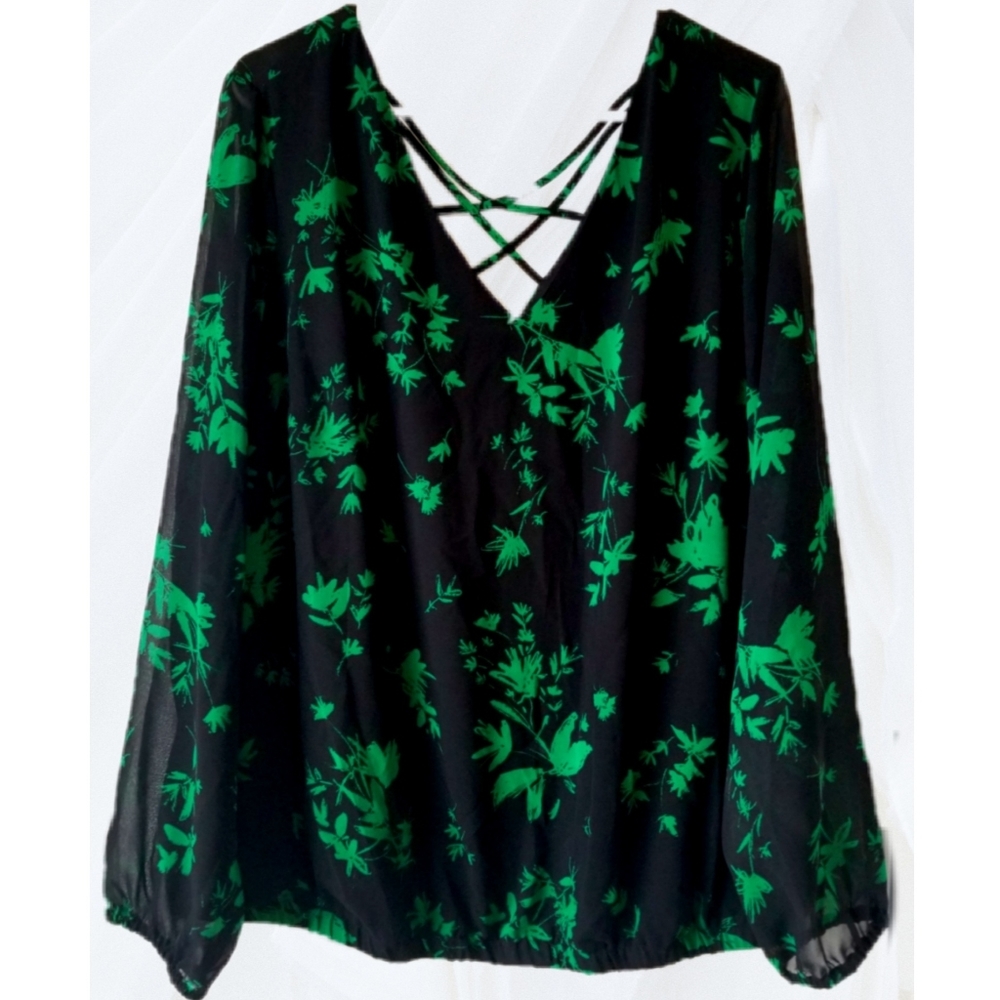 Sz 2 Torrid Floral Black Green Sheer Sleeve Top